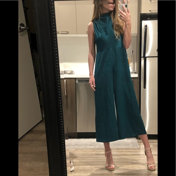 MATCHING SET - emerald green satin jumpsuit and fur coat - Picture 8 of 10